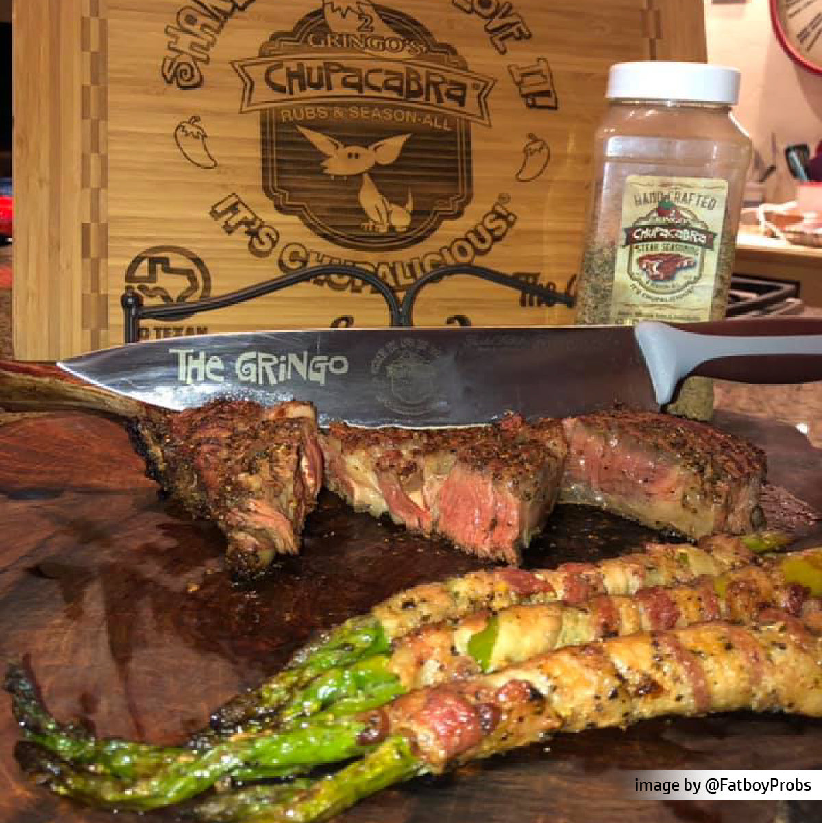 2 Gringos Steak seasoning steak and asparagus